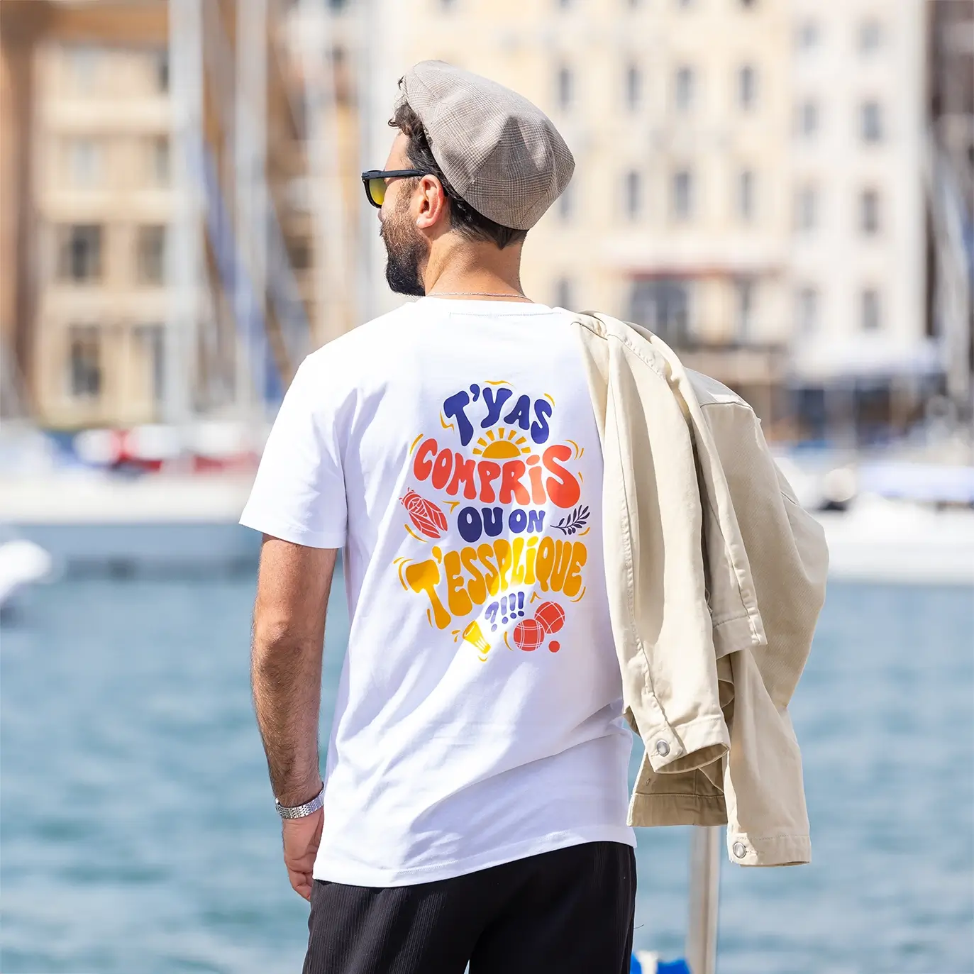 Visuel produit Les Jobastres avec t-shirt sur le port